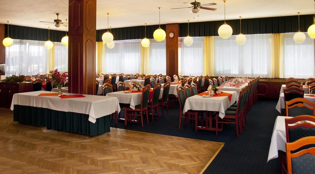 Hotel Slunce Havlíčkův Brod Exterior foto