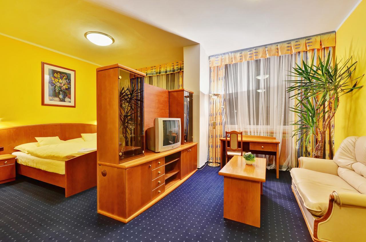 Hotel Slunce Havlíčkův Brod Exterior foto