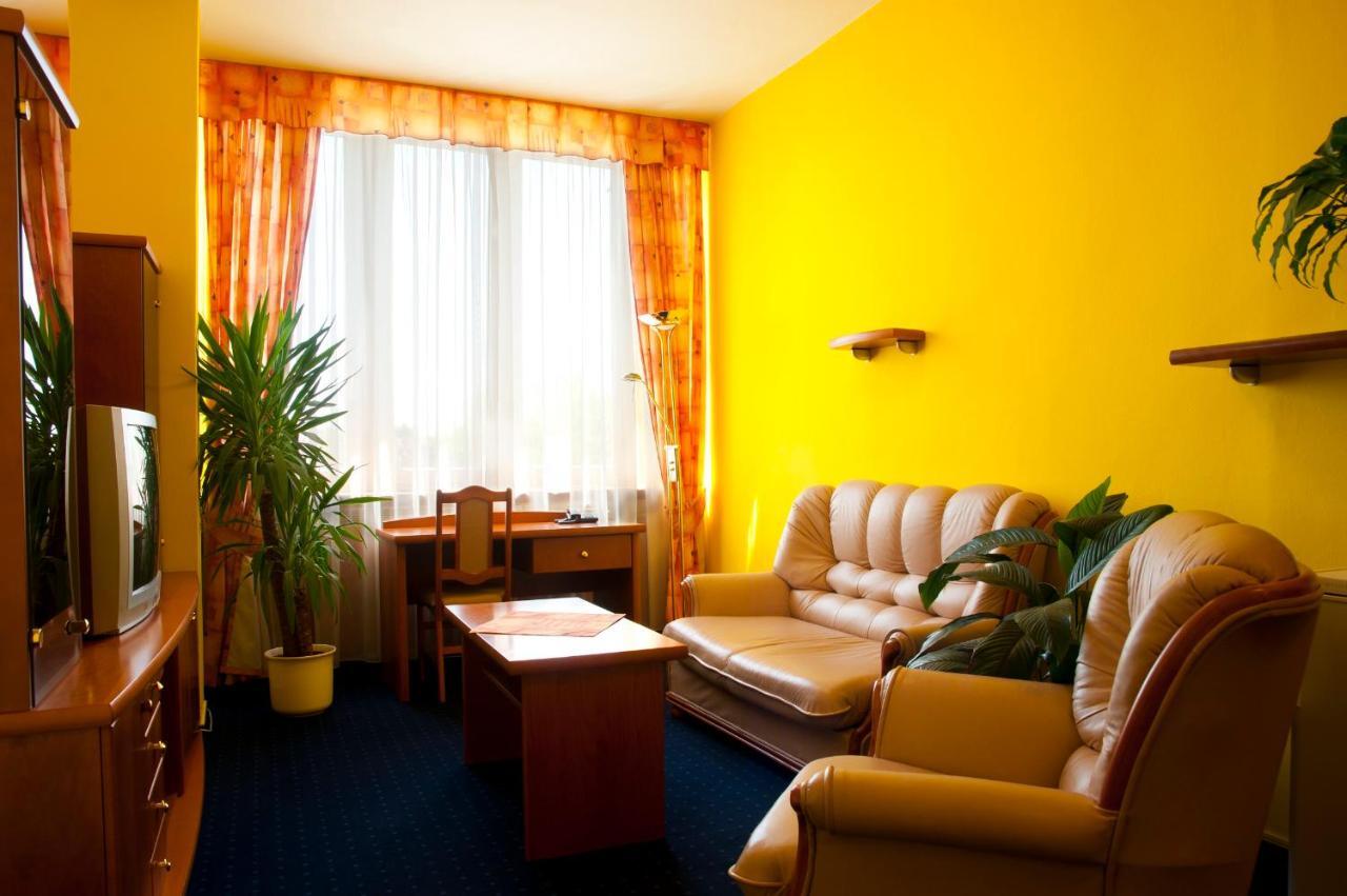 Hotel Slunce Havlíčkův Brod Exterior foto